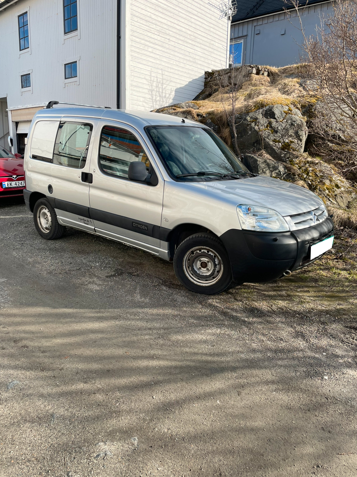 63ac2b11-104d-4399-8d47-4d983374e516